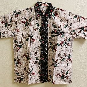 NWOT Men Indonesian Batik Short Sleeve Size L